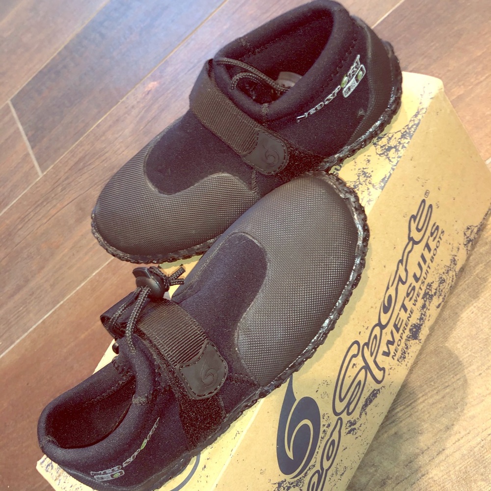 Water shoes